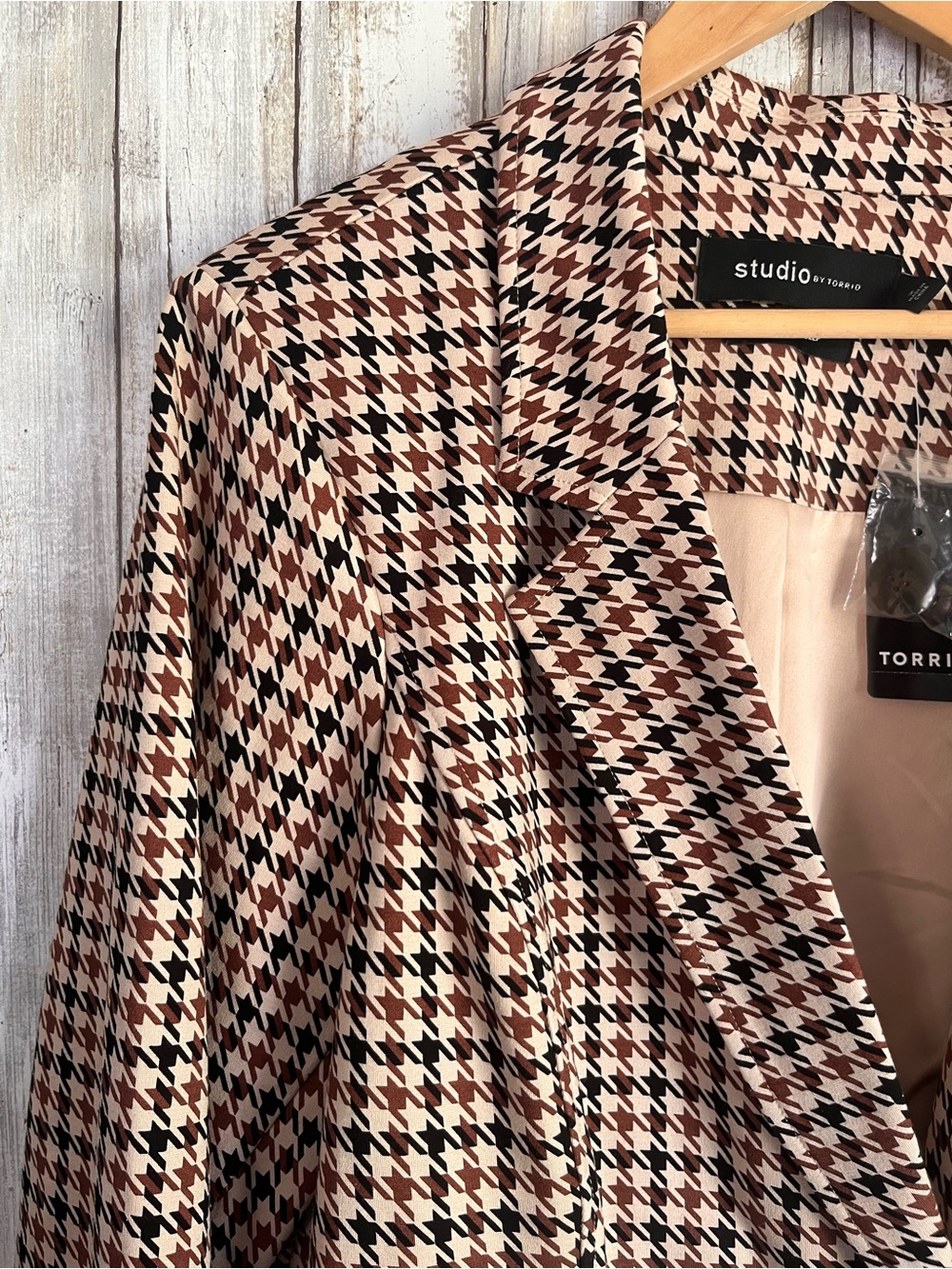 NWT Studio by Torrid Houndstooth Ponte Tailored Blazer Size 2 18/20 - Picture 3 of 7